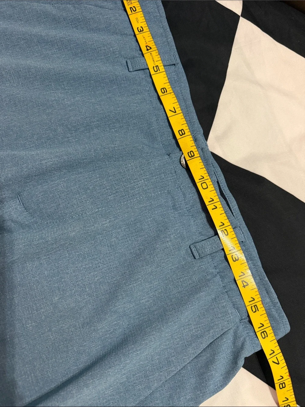 Under Armour Men’s Light Blue Flat-Front Performance Shorts like new